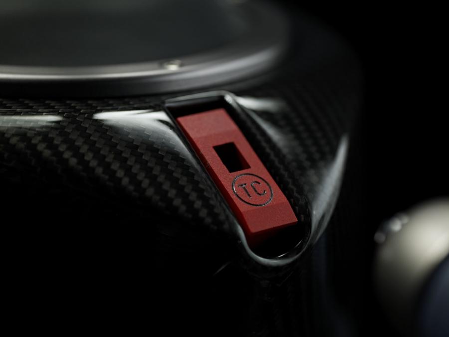 Детали интерьера Noble M600 Meco 2011 года  (фото 10 из 10)